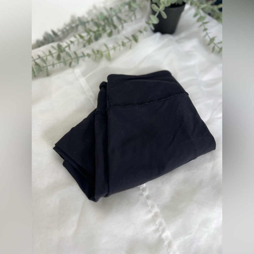 Lululemon Wunder Under Hi-Rise 7/8 Tight Black Size 4